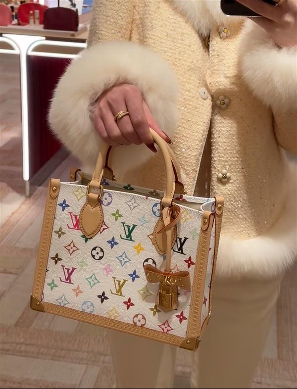 2026124165021700 130